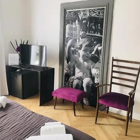 Agatha Cosy Hotel